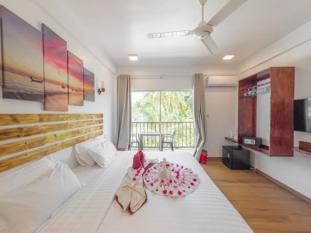 Summer Inn Thoddoo Exterior foto